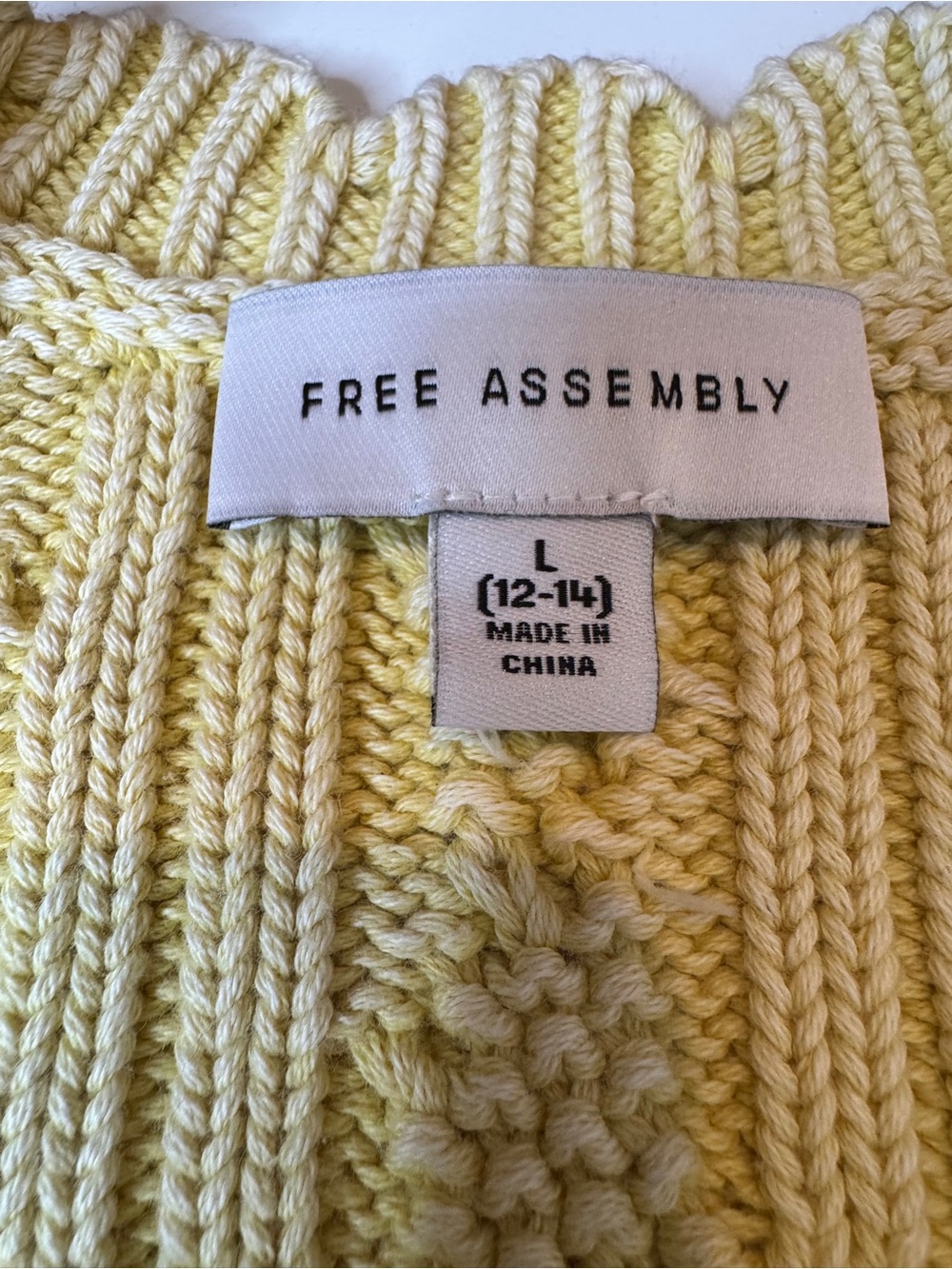 Free Assembly Cable Knit Sweater Vest NWT Yellow 100% Cotton Size Large 12-14 - Picture 8 of 9